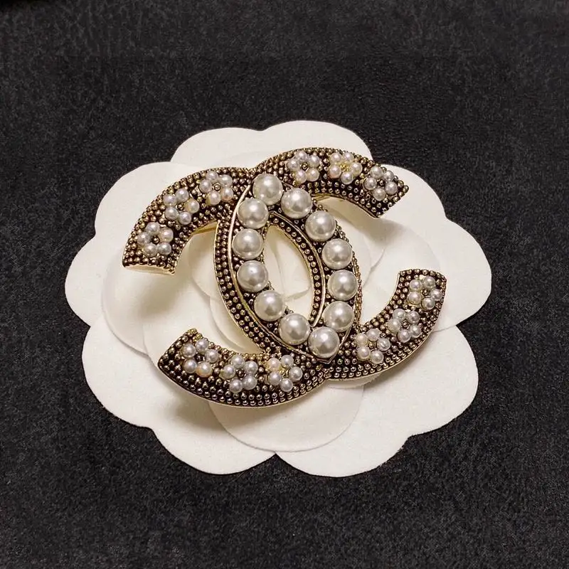 Chanel Brooch 1lyx10 (1)